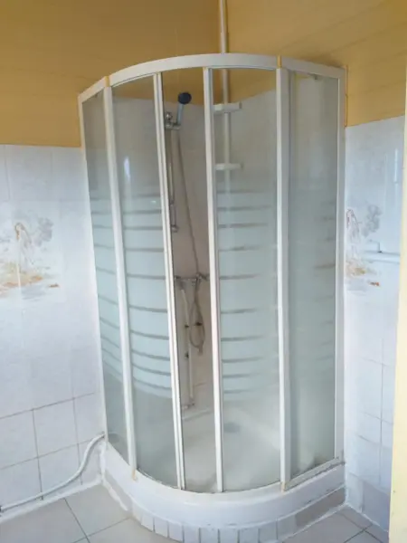 Appartement moderne à Sainte-Rose de 46 m² avec jardin privé - Photo 5