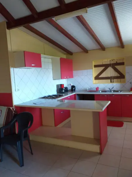Appartement moderne à Sainte-Rose de 46 m² avec jardin privé - Photo 9