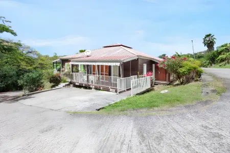 Bungalow accueillant à Bouillante avec climatisation et terrasse - Photo 5