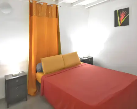 Charmante Maison à Sainte-Rose avec Jacuzzi et Piscine - Photo 3