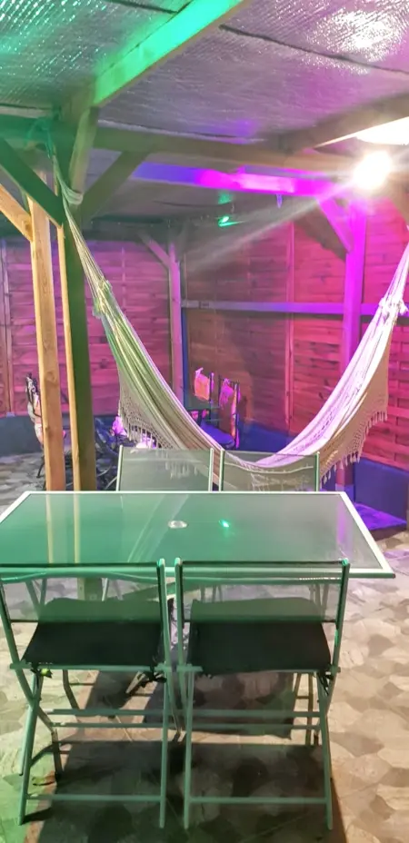 Charmante Maison à Sainte-Rose avec Jacuzzi et Piscine - Photo 7