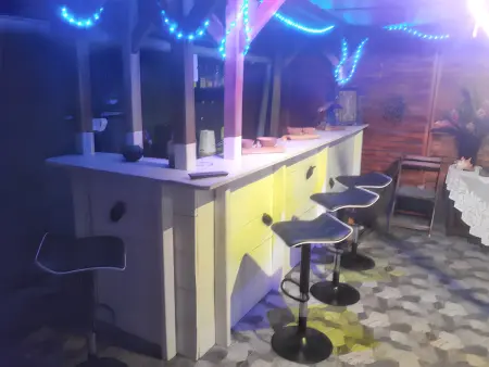 Charmante Maison à Sainte-Rose avec Jacuzzi et Piscine - Photo 11