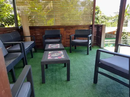 Charmante Maison à Sainte-Rose avec Jacuzzi et Piscine - Photo 17