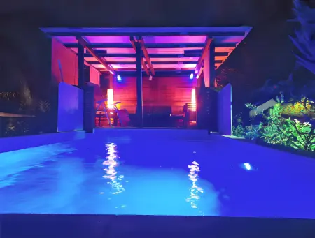 Charmante Maison à Sainte-Rose avec Jacuzzi et Piscine - Photo 21