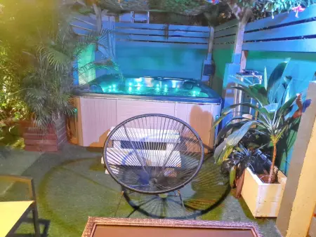 Charmante Maison à Sainte-Rose avec Jacuzzi et Piscine - Photo 22