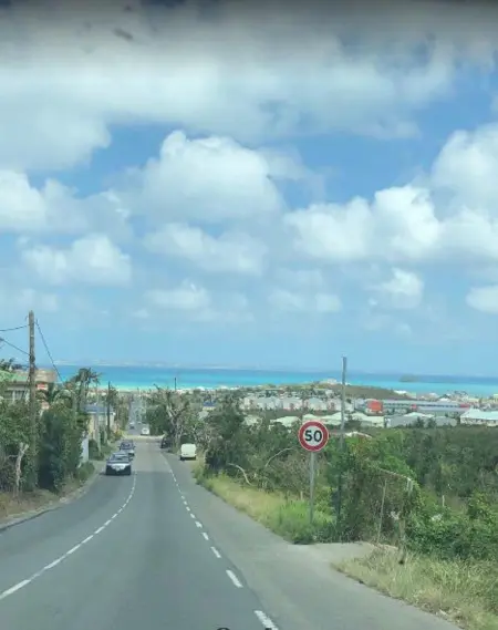Maison charmante à La Savane avec vue sur la mer - Photo 8
