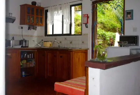Maison de charme à Victoria avec vue sur la montagne - Photo 7