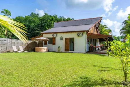 Maison chaleureuse aux Abymes avec jacuzzi relaxant - Photo 1