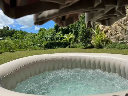 Maison chaleureuse aux Abymes avec jacuzzi relaxant - Photo 2