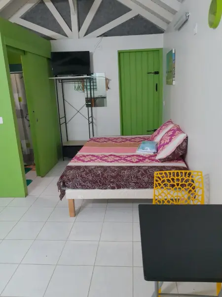 Bungalow charmant à Petit-Bourg avec jardin privé - Photo 3