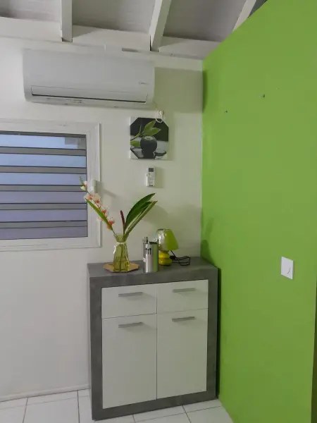 Bungalow charmant à Petit-Bourg avec jardin privé - Photo 6