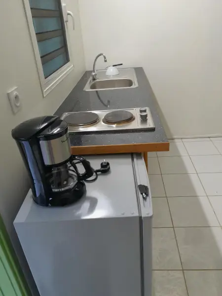 Bungalow charmant à Petit-Bourg avec jardin privé - Photo 10