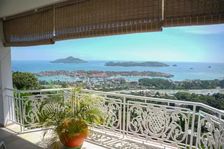 Appartement élégant aux Mamelles, 400 m², vue mer - Photo 1