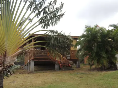 Chalet charmant à Bouillante avec piscine partagée - Photo 25