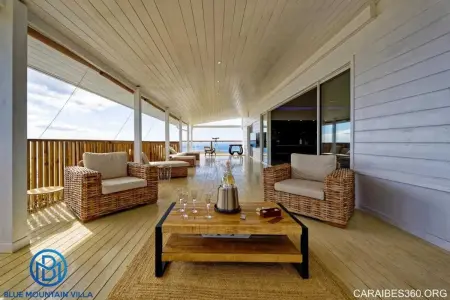 Villa élégante avec vue sur mer et montagne au Carbet - Photo 2