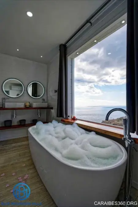 Villa élégante avec vue sur mer et montagne au Carbet - Photo 15