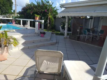 Studio cosy aux Abymes, piscine et jardin, 25 m² - Photo 3