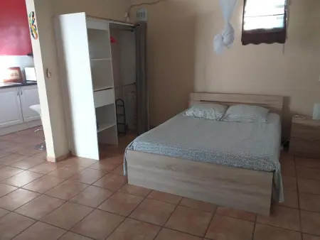 Studio cosy aux Abymes, piscine et jardin, 25 m² - Photo 4