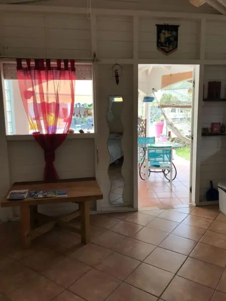 Studio cosy aux Abymes, piscine et jardin, 25 m² - Photo 6