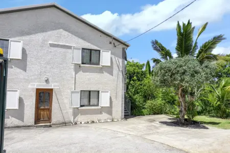Superbe appartement à Petite Île avec vue mer et montagne. - Photo 7