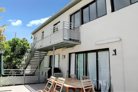 Superbe appartement à Petite Île avec vue mer et montagne. - Photo 16