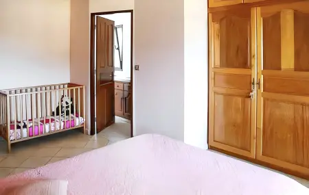 Superbe appartement à Petite Île avec vue mer et montagne. - Photo 17
