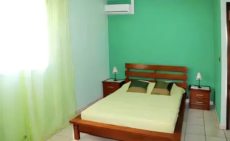 Superbe appartement à Petite Île avec vue mer et montagne. - Photo 22