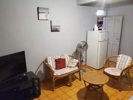 Appartement charmant à Sainte-Rose - 70m² avec terrasse - Photo 1