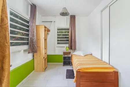 Bungalow charmant à Rivière-Salée avec terrasse privée - Photo 2