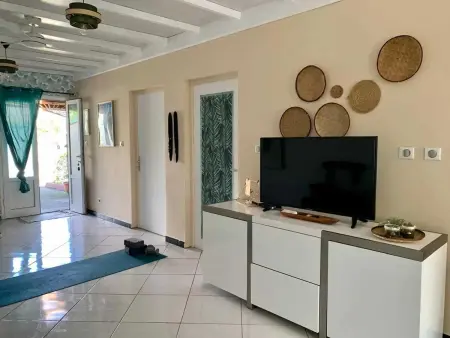 Maison charmante à Bras-Panon avec piscine et jardin - Photo 5