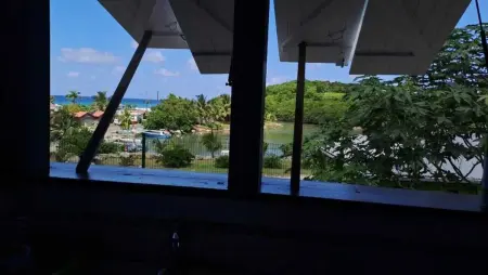 Bungalow charmant à Anse-Bertrand avec terrasse privée - Photo 17