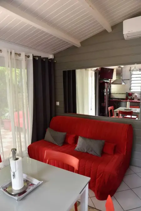 Bungalow charmant à Le Gosier avec jardin clos et parking - Photo 1