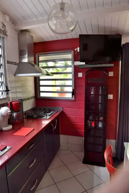 Bungalow charmant à Le Gosier avec jardin clos et parking - Photo 3