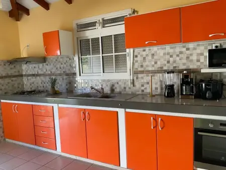 Maison élégante au Moule avec terrasse ensoleillée - Photo 3