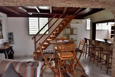 Appartement charmant à Le Gosier avec vue sur la mer, 110 m² - Photo 1