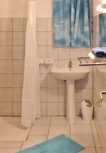 Appartement accueillant à Sainte-Anne – 60 m² avec piscine - Photo 1