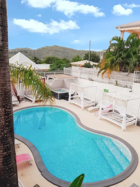 Appartement accueillant à Sainte-Anne – 60 m² avec piscine - Photo 16