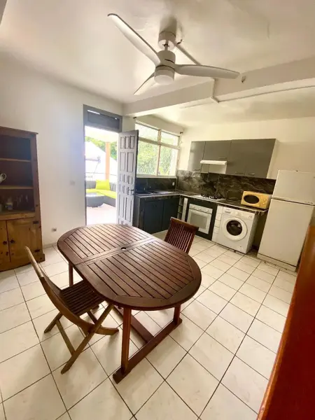 Appartement charmant à Le Gosier - 53 m² - Piscine partagée - Photo 4