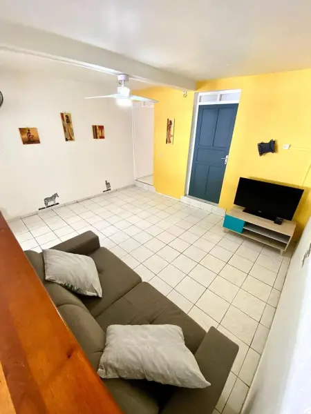 Appartement charmant à Le Gosier - 53 m² - Piscine partagée - Photo 5