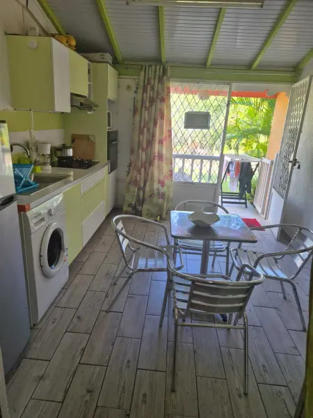 Appartement charmant à Le Gosier - 53 m² - Piscine partagée - Photo 14
