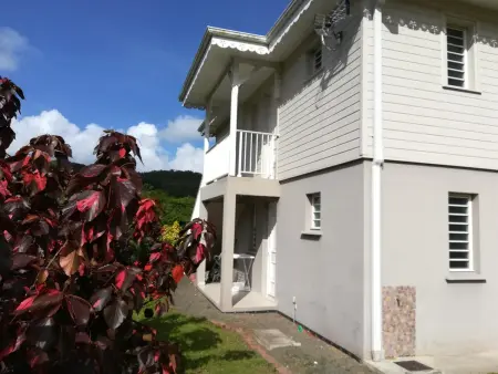 Appartement confortable aux Trois Îlets - 85 m² - Vue montagne - Photo 8