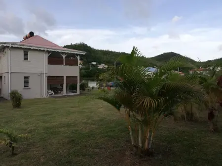 Appartement confortable aux Trois Îlets - 85 m² - Vue montagne - Photo 9