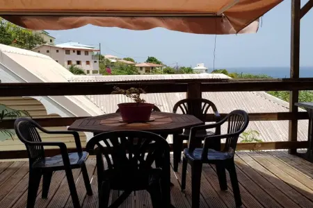 Maison charmante à Fort-de-France avec vue sur mer et montagne - Photo 2