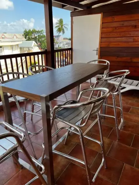 Appartement moderne au Moule avec terrasse et jardin - Photo 1