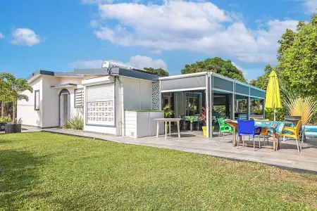 Villa de rêve avec piscine privée à Baie-Mahault - Photo 3