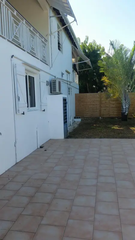 Appartement confortable avec terrasse à Petit-Canal - 50 m² - Photo 3