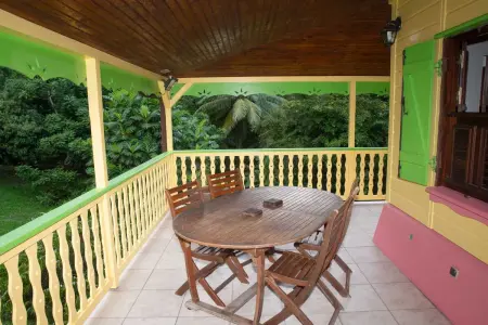 Maison charmante à Gros-Morne avec terrasse et jardin - Photo 3