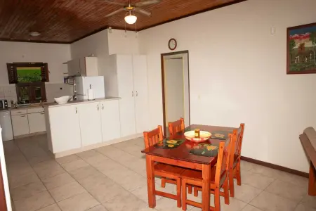 Maison charmante à Gros-Morne avec terrasse et jardin - Photo 9