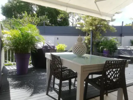Maison spacieuse avec jacuzzi et vue sur la mer à Sainte-Rose - Photo 1
