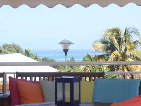 Maison spacieuse avec jacuzzi et vue sur la mer à Sainte-Rose - Photo 4
